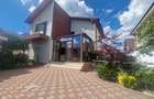 Navodari zona Sud- Vila P+1, 4 camere, Garaj, teren 326mp -260.000euro - 1