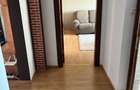 Apartament cu trei camere de închiriat 
