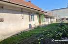 Casa in zona semicentrala, singur in curte, acces auto, spatiu mare de parcare - 9