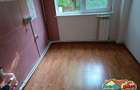 Apartament 3 camere de vânzare, Micro 17, Etaj 2,  pret, 78.000 € - 5