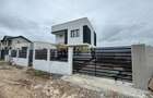 Casa individuala - 4 camere - 2 bai - teren 360 mp - 3