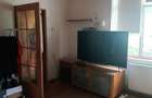 Se oferă spre vânzare o casă cu două nivele situată în Piața Victoriei - 4