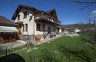 Casa / Vila cu 8 camere de vanzare+multiple constructii, teren,Luncani - 1