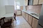 Inchiriez apartament 4 camere et intermediar cu parcare