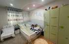 Casă spațioasă 6 camere, 2 băi, garaj spatios și terasă