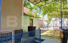 Casa renovabila de vanzare, cu 2 camere, 97 mp, zona Poiana