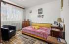 Apartament cu 3 camere, confort 1, decomandat, etajul 1.