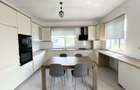 SUPERB / GRADINA GENEROASA / LOC PARCARE - 3