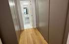Apartament 2 camere lux Up-Site vedere către lac loc de parcare - 9