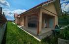 Casă / Vilă cu 2 camere de închiriat în zona Periferie - 1