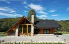 Cabana exclusivista din lemn rotund, 5500mp teren, Sucevita - 1
