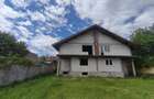Duplex la rosu, 4400 mp teren, Siret - 1