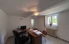 Spatiu Comercial 2 camere central de inchiriat - 2