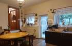 Casa 45 mp 1 dormitor bucatarie baie hol loc parcare in curte Sadu - 2