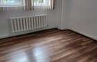 Ofer spre închiriere apartament cu 3 camere, nemobilat, începând cu 15 iunie - 1