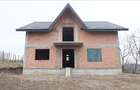 Casa cu 8 camere, 900 mp teren, la rosu in Rediu - 4