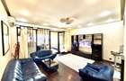 Închiriez apartament cu 2 camere, plus camera de lucru - 1