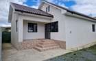Agenție imobiliară vindem casa la sol cu 4 camere în Năvodari - 3