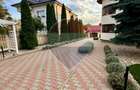 Casă / Vilă cu 8 camere de vânzare în Suceava