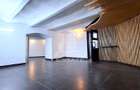 Spatiu comercial central la subsol - 1
