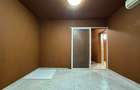 Spatiu comercial stradal, vad pietonal, parcare libera - 13