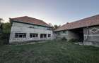 Casa Părintească de Vânzare | 3 camere | 290 mp utili | LIVADA | TEREN 7701 MP | - 1