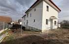 Casa de vanzare - 4 camere - 2 bai - teren 300 mp - Sura Mica - 13