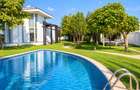 Private Estate lângă București | Vilă, Piscină & Sport Court - 1
