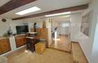 Casă săsească renovată integral, 2200 mp teren, ideală pentru două familii - 8