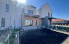 Triplex modern, 3 camere, 80 mp utili, 216 mp teren - Zona Sacalaz
