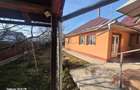 Casă cu anexă și teren generos de 1.600 mp - 2