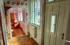 Casa in zona semicentrala, singur in curte, acces auto, spatiu mare de parcare - 3