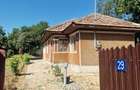 Proprietate de vânzare în Dridu – teren generos și uitilități  - 3