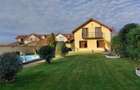 Casa mare pentru 2 familii sau pentru afacere - 1