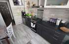 2 camere, 50 mp + 2 balcoane ?i pivni?? de 10 mp