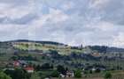 Pensiune si teren intravilan, 9814 mp in Marisel, zona partiei de ski - 1