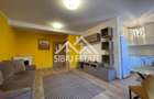 Apartament la Vila cu 2 camere, curte proprie, loc de parcare privat