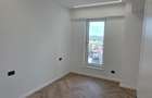 Apartament 3 camere, semidecomandat, - - 7