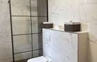 Margine de triplex : 5 camere, 3 bai,2 dressinguri,bucatarie, balcon,terasa. - 14