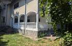 Vilă P+1+M, 6 camere, terasa, garaj, teren cu 8.246 mp30 min de București - 2