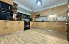 Apartament 3 camere, 64mp, 2 garaje, 2 bai, intermediar,zona Terra - 2