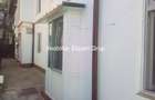 4 Camere: Calea Calarasilor-Popa Nan,curte - 1