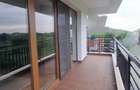 3 camere decomandat, Sisesti, bloc 2010 - 4