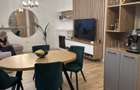 Margine de triplex : 5 camere, 3 bai,2 dressinguri,bucatarie, balcon,terasa. - 1