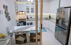Refugiu urban modern cu 4 camere, zona Coresi, gândit pentru lucru de acasă - 4