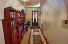 Casă spațioasă 6 camere, 2 băi, garaj spatios și terasă