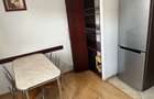 Apartament cu trei camere de închiriat 