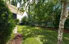 Doua case premium, intr-o zona linistita de langa padure