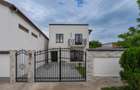 VILA  VOLUNTARI,4 CAMERE,3 BAI,154 MP,TEREN 193 MP - 1