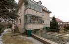 Vila cu 7 camere de vanzare in zona Centrala Aleea Grivitei Roman - 2